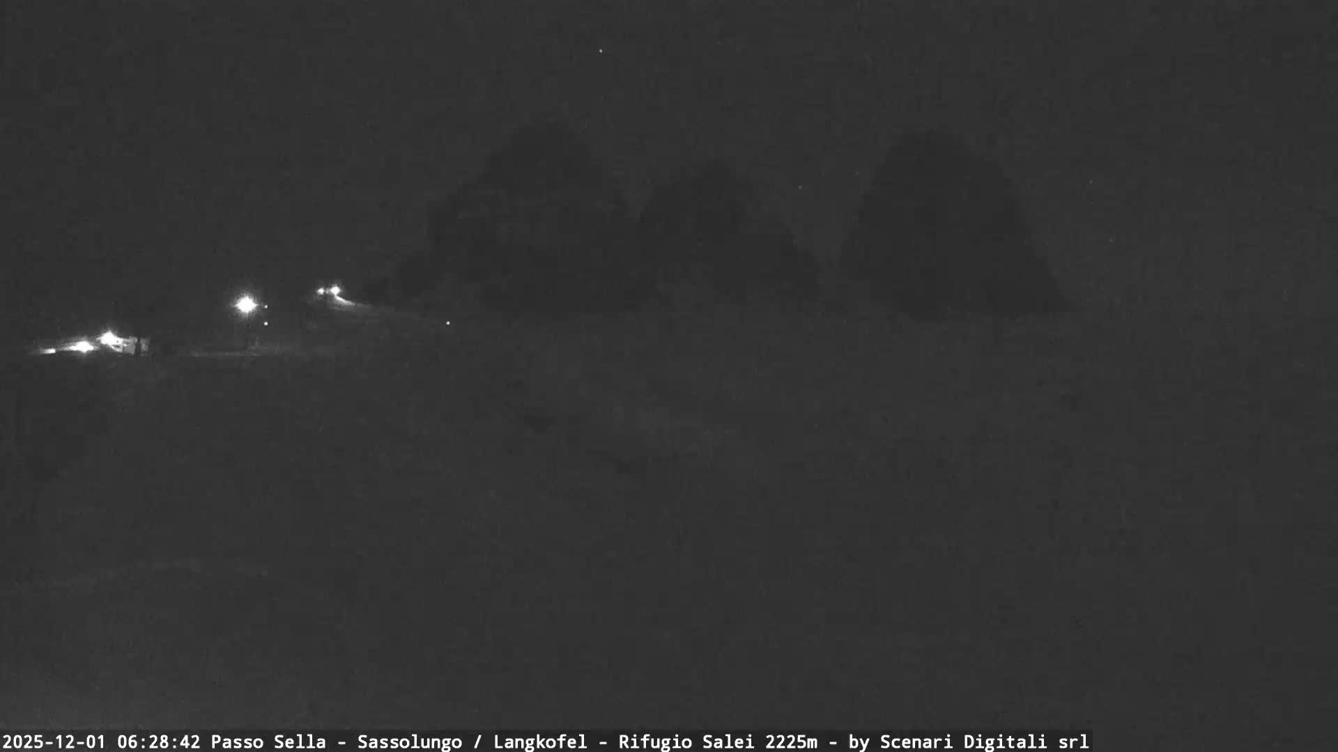 Sassolungo , Langkofel - Passo Sella Ski Slopes Dolomites Live Cam  - Bolzano, Trentino-South Tyrol, Italy