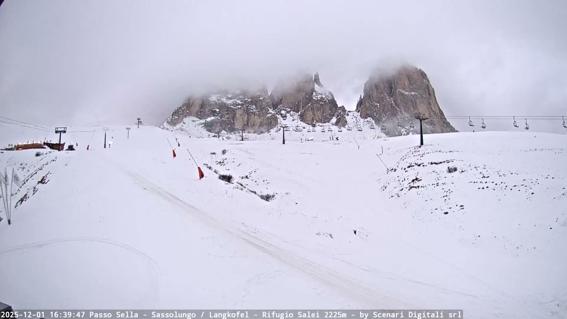 Sassolungo , Langkofel - Passo Sella Ski Slopes Dolomites Live Cam  - Bolzano, Trentino-South Tyrol, Italy
