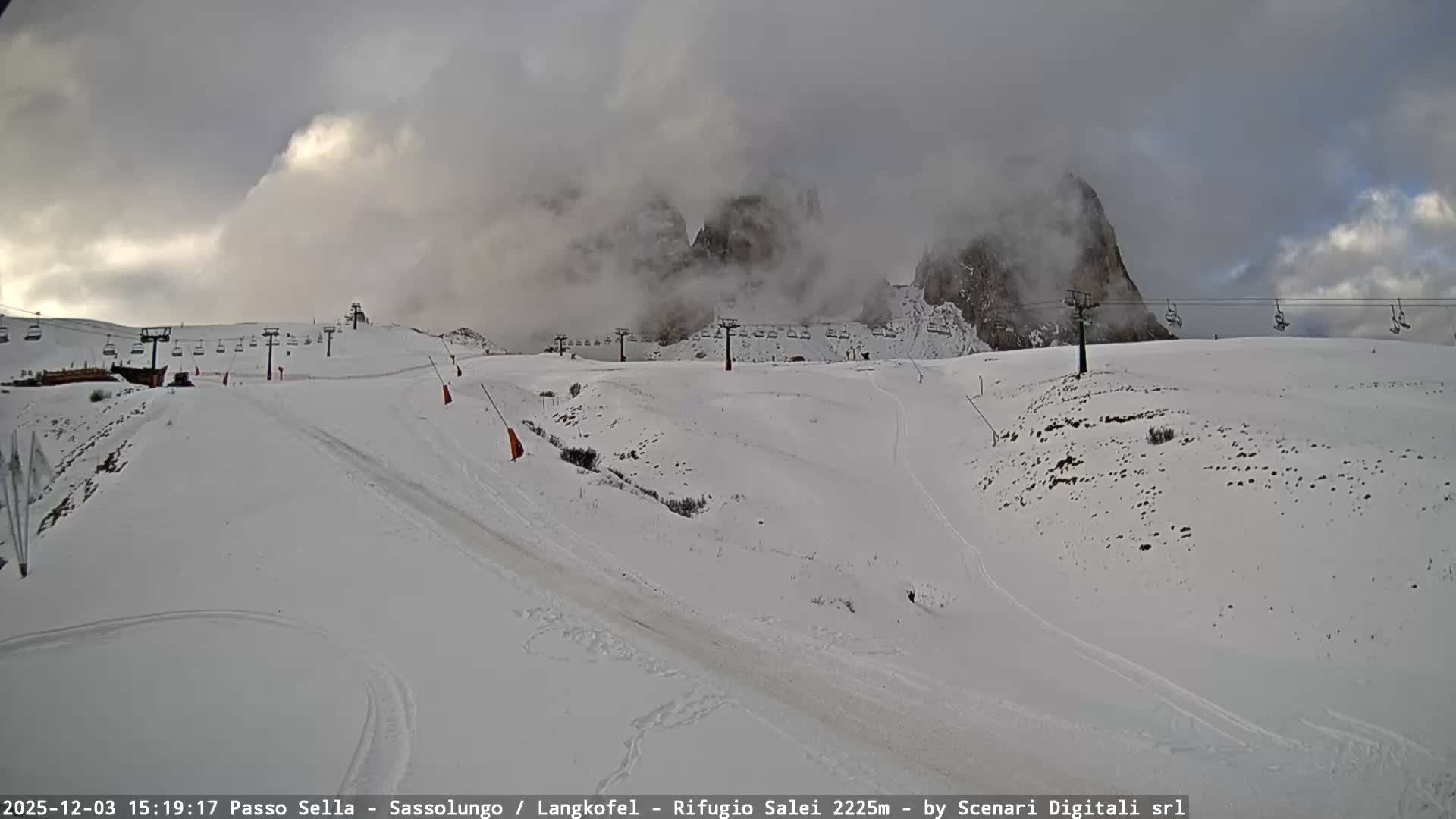 Sassolungo , Langkofel - Passo Sella Ski Slopes Dolomites Live Cam  - Bolzano, Trentino-South Tyrol, Italy