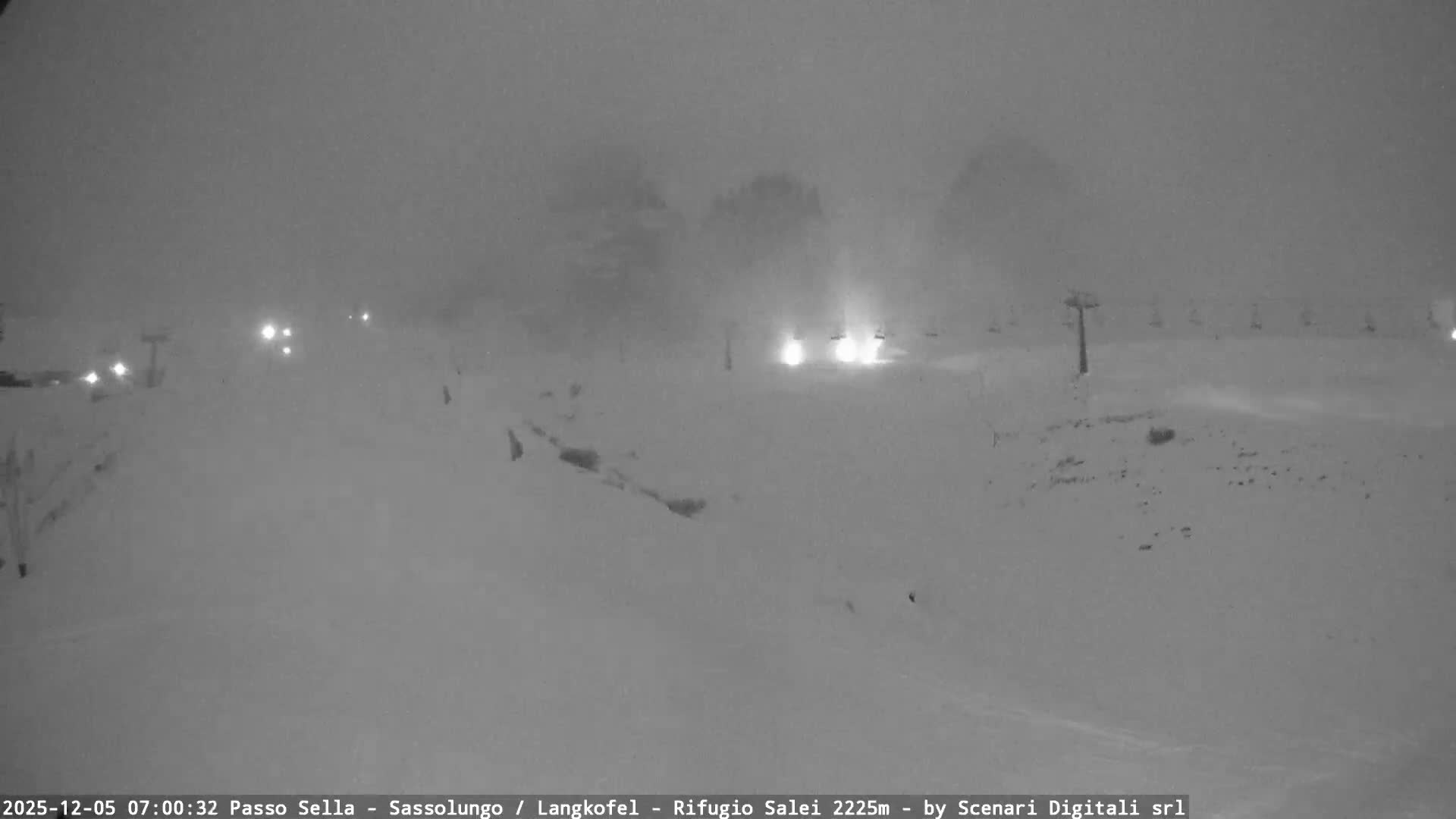 Sassolungo , Langkofel - Passo Sella Ski Slopes Dolomites Live Cam  - Bolzano, Trentino-South Tyrol, Italy