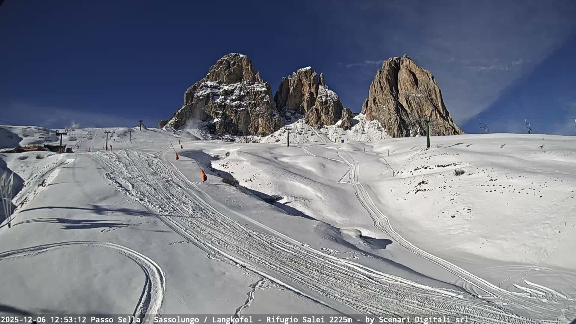 Sassolungo , Langkofel - Passo Sella Ski Slopes Dolomites Live Cam  - Bolzano, Trentino-South Tyrol, Italy