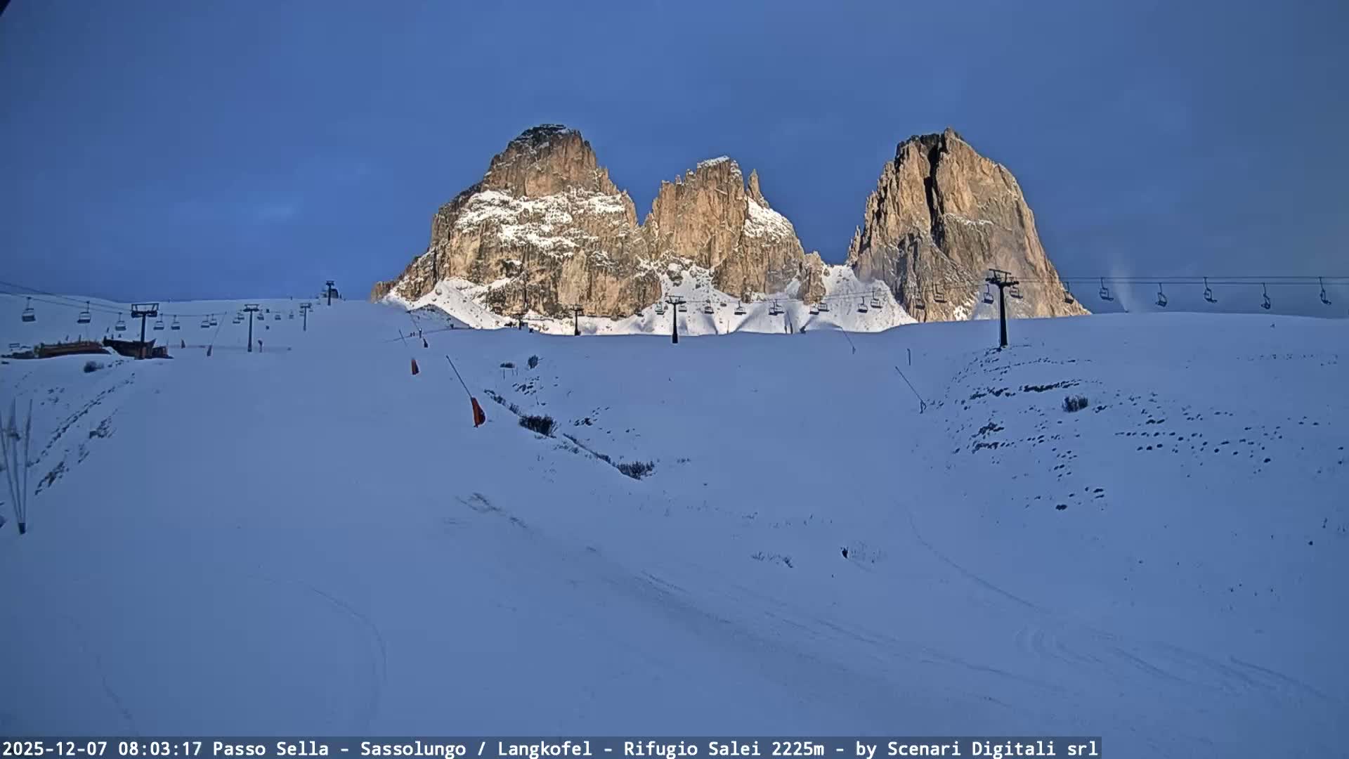 Sassolungo , Langkofel - Passo Sella Ski Slopes Dolomites Live Cam  - Bolzano, Trentino-South Tyrol, Italy