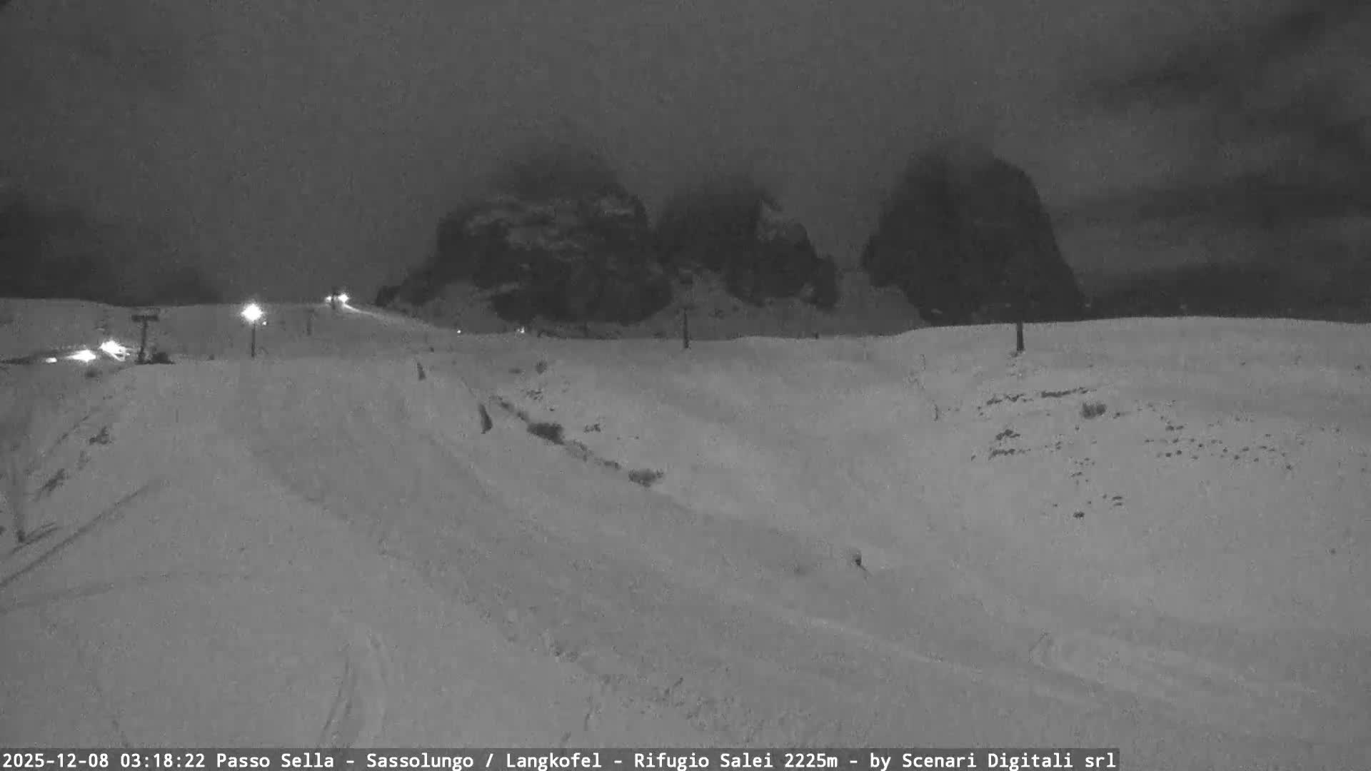Sassolungo , Langkofel - Passo Sella Ski Slopes Dolomites Live Cam  - Bolzano, Trentino-South Tyrol, Italy