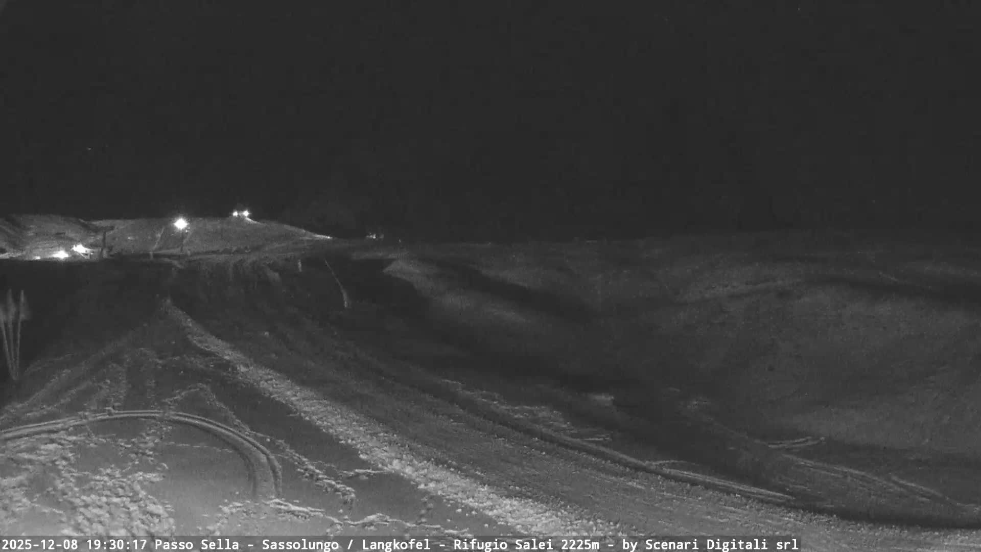 Sassolungo , Langkofel - Passo Sella Ski Slopes Dolomites Live Cam  - Bolzano, Trentino-South Tyrol, Italy