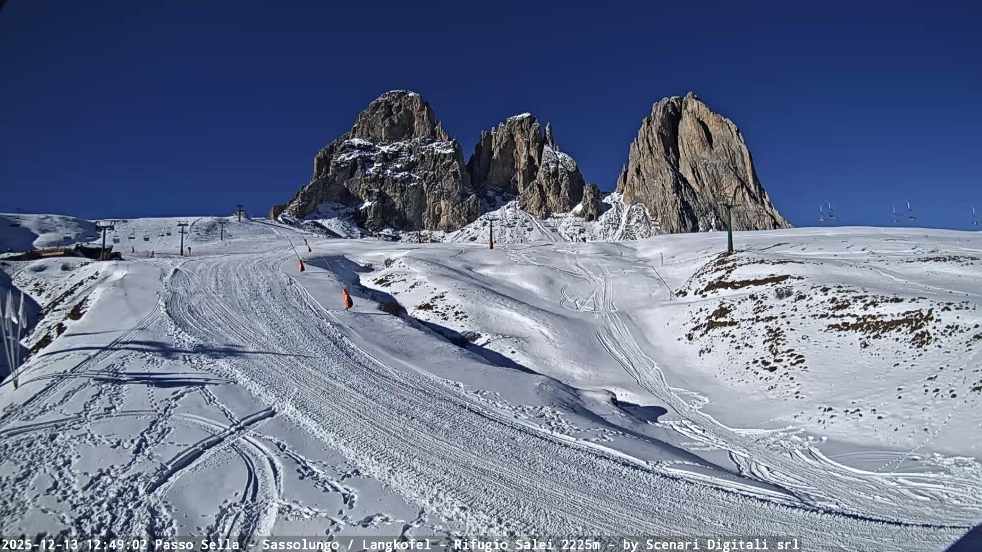 Sassolungo , Langkofel - Passo Sella Ski Slopes Dolomites Live Cam  - Bolzano, Trentino-South Tyrol, Italy
