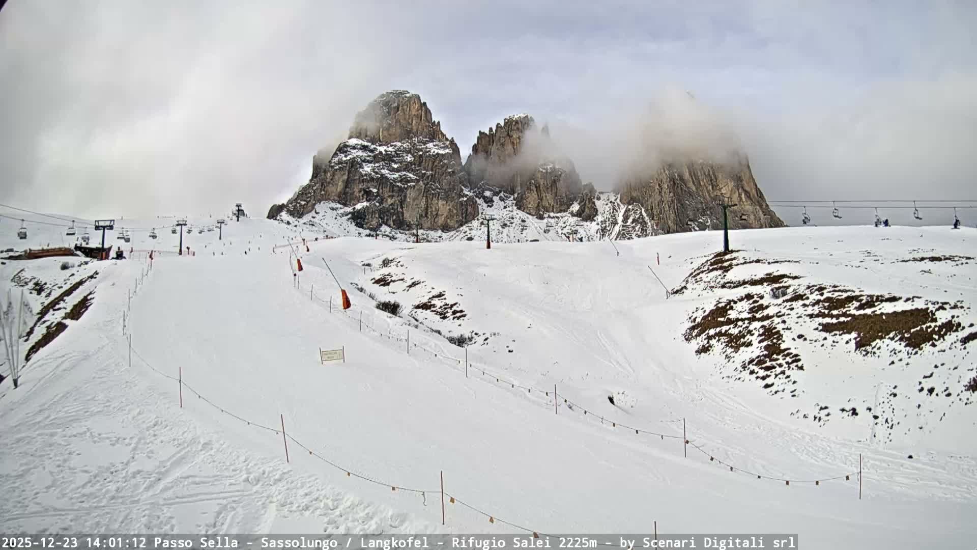 Sassolungo , Langkofel - Passo Sella Ski Slopes Dolomites Live Cam  - Bolzano, Trentino-South Tyrol, Italy