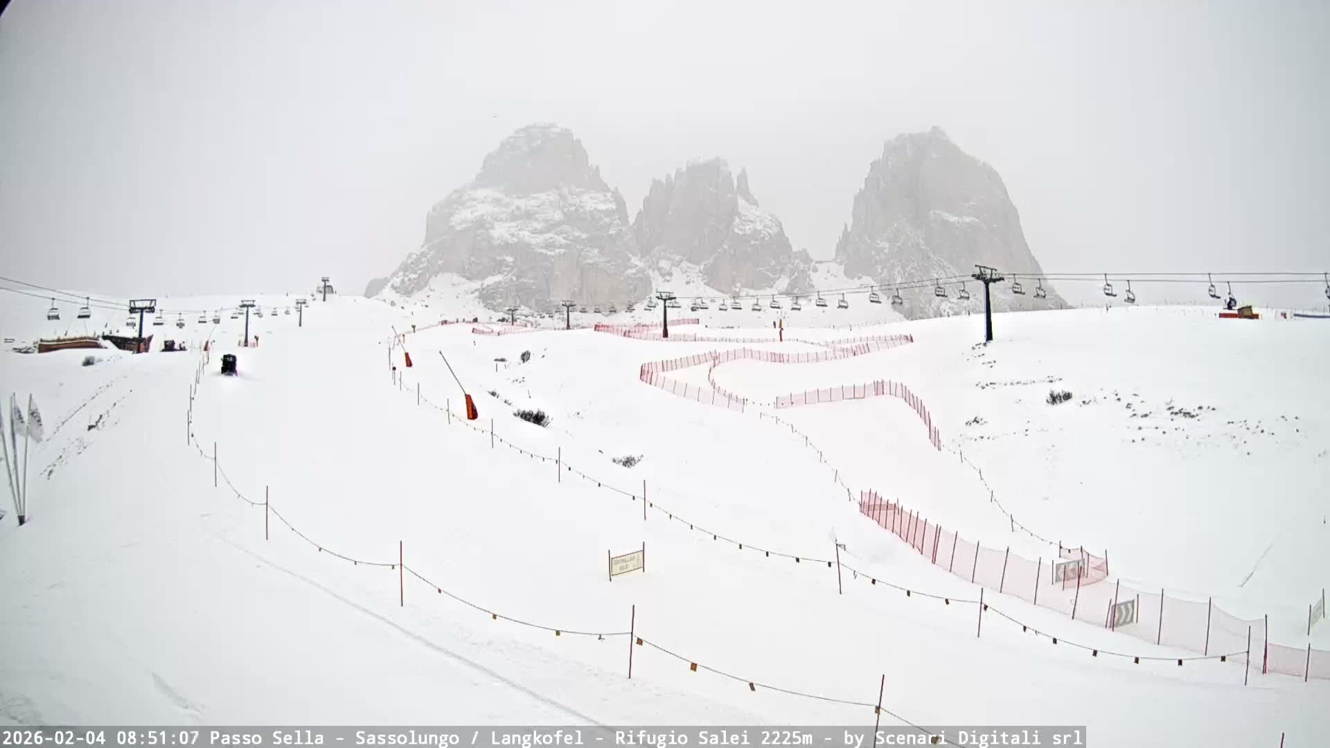 Sassolungo , Langkofel - Passo Sella Ski Slopes Dolomites Live Cam  - Bolzano, Trentino-South Tyrol, Italy