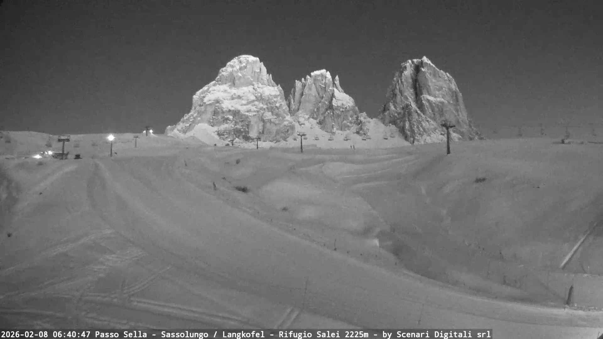 Sassolungo , Langkofel - Passo Sella Ski Slopes Dolomites Live Cam  - Bolzano, Trentino-South Tyrol, Italy