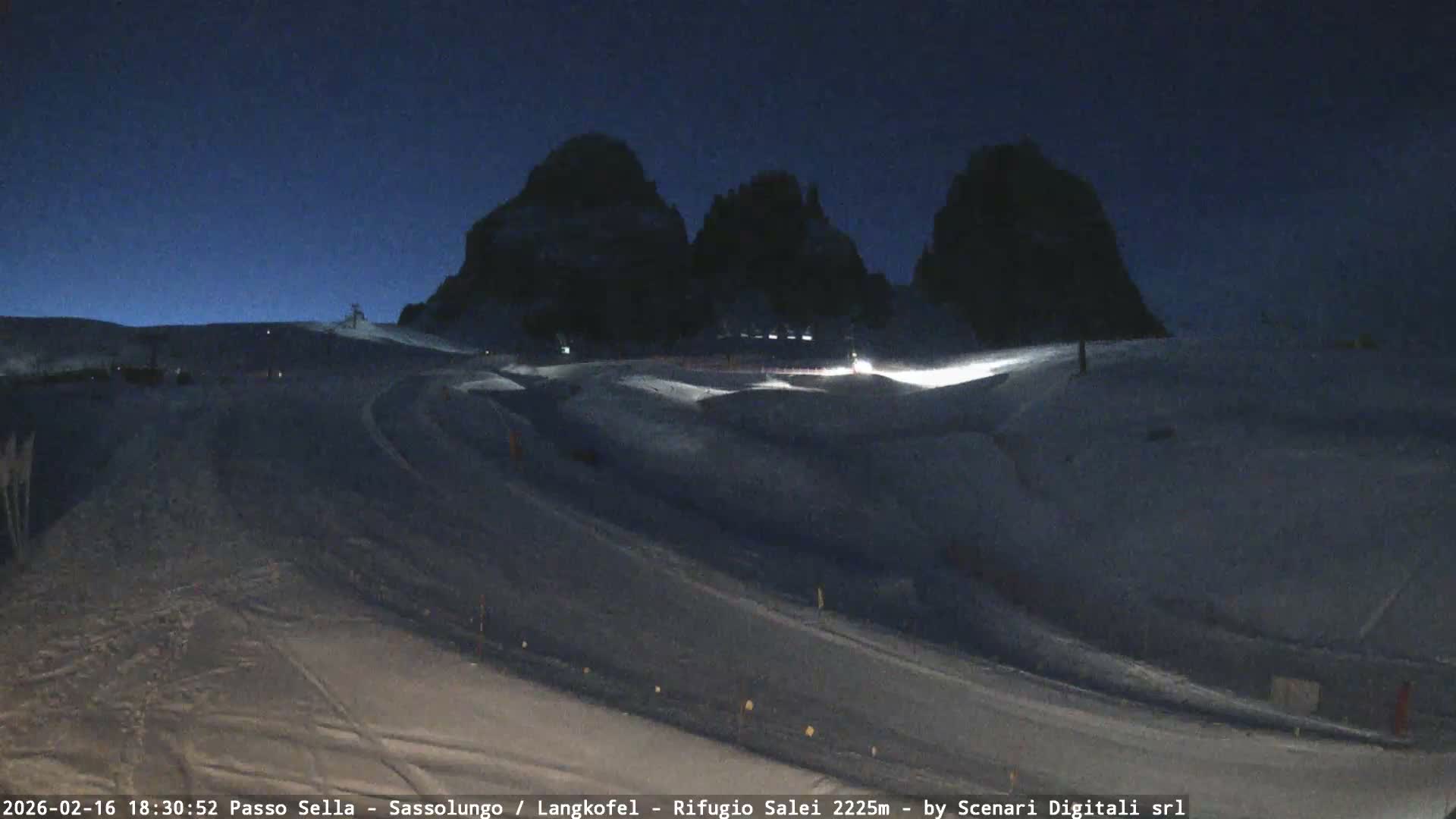 Sassolungo , Langkofel - Passo Sella Ski Slopes Dolomites Live Cam  - Bolzano, Trentino-South Tyrol, Italy