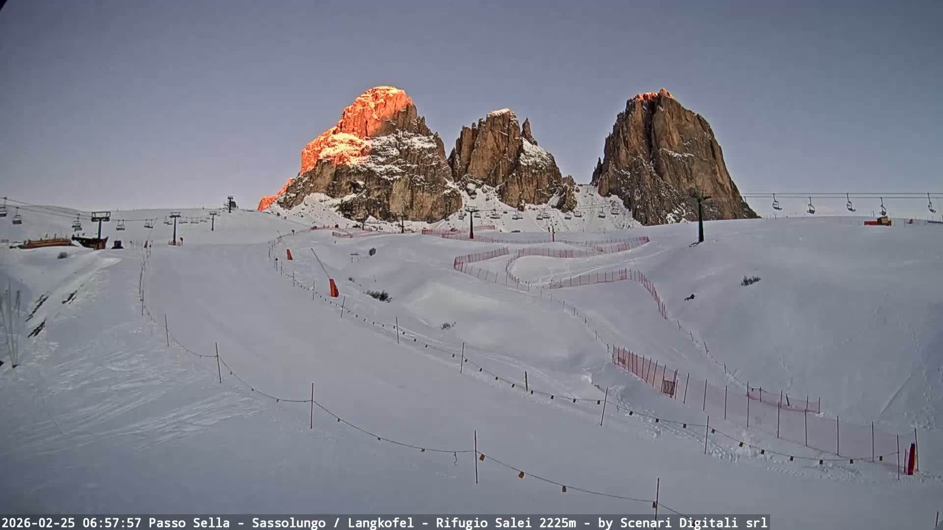 Sassolungo , Langkofel - Passo Sella Ski Slopes Dolomites Live Cam  - Bolzano, Trentino-South Tyrol, Italy