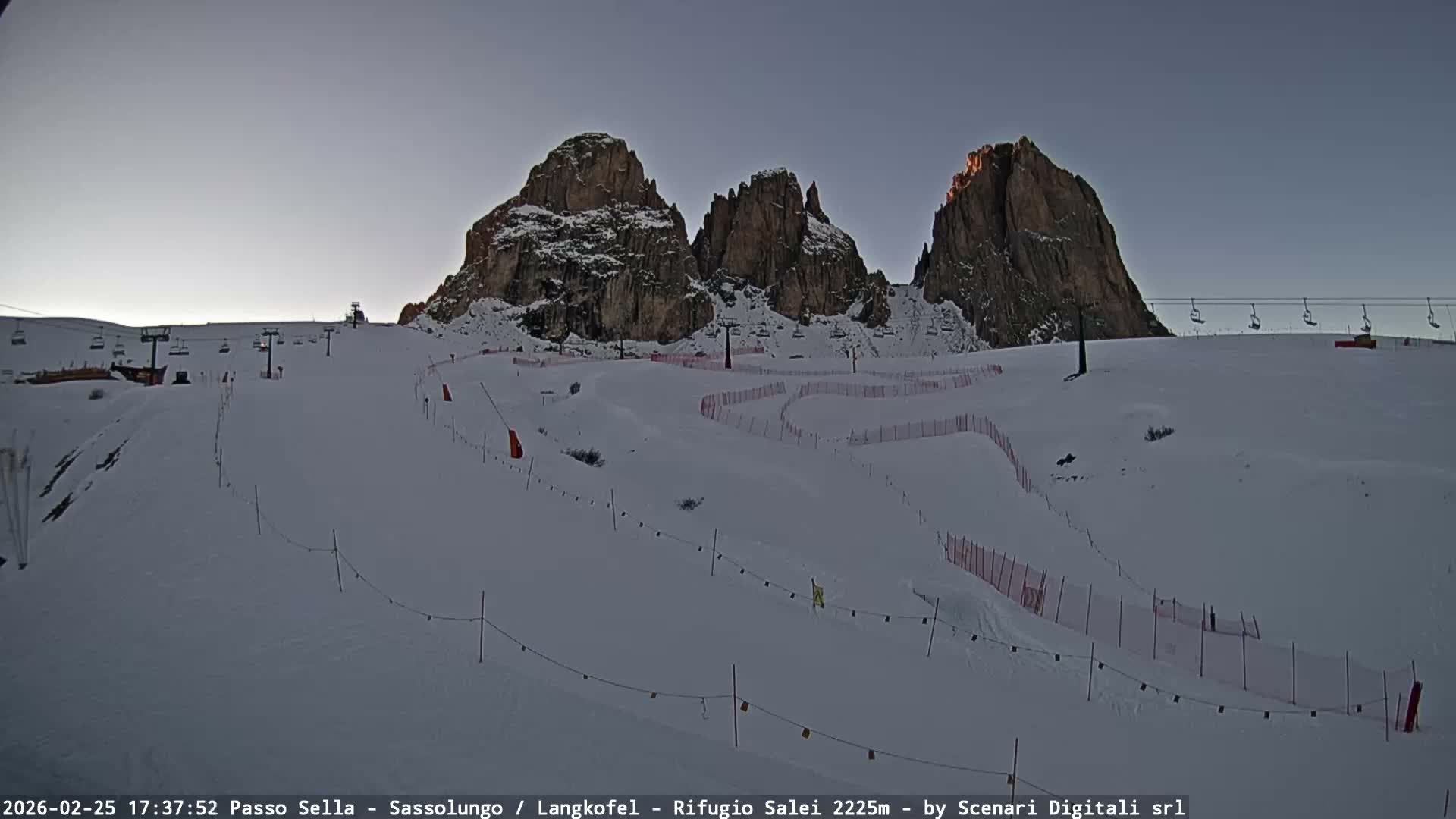 Sassolungo , Langkofel - Passo Sella Ski Slopes Dolomites Live Cam  - Bolzano, Trentino-South Tyrol, Italy