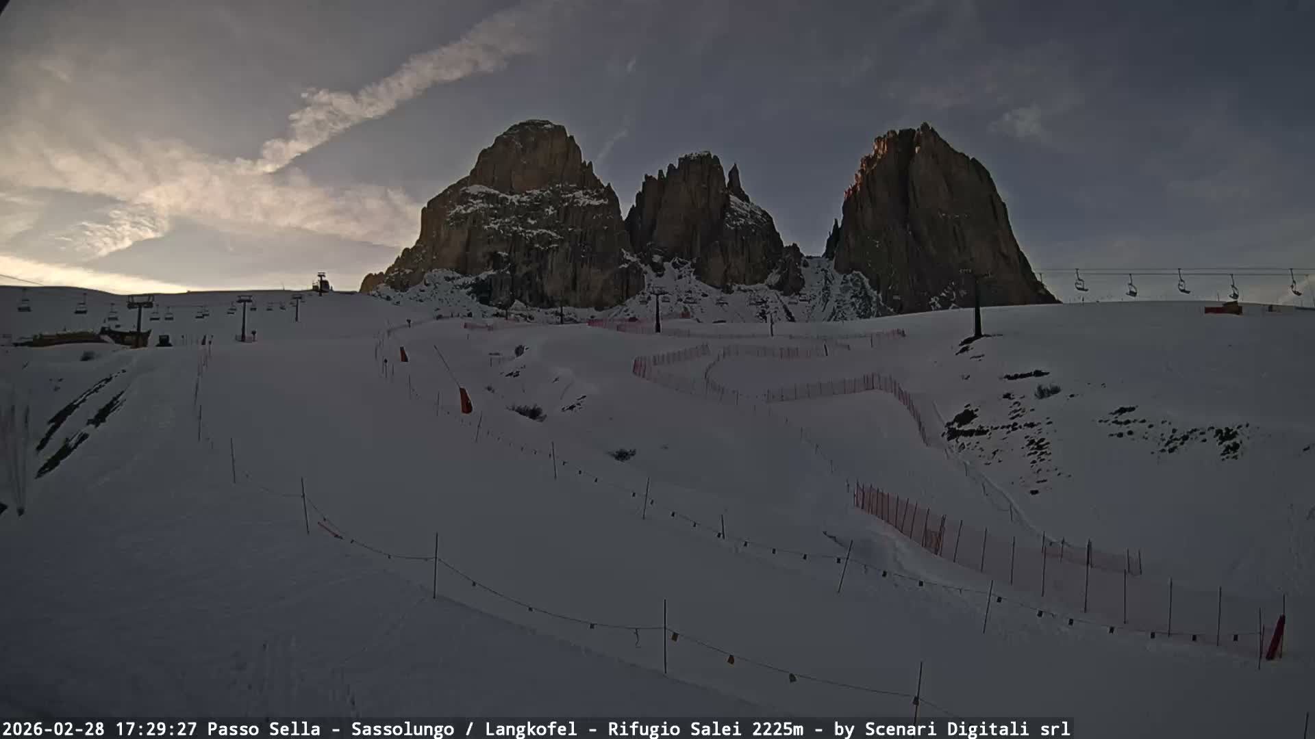 Sassolungo , Langkofel - Passo Sella Ski Slopes Dolomites Live Cam  - Bolzano, Trentino-South Tyrol, Italy