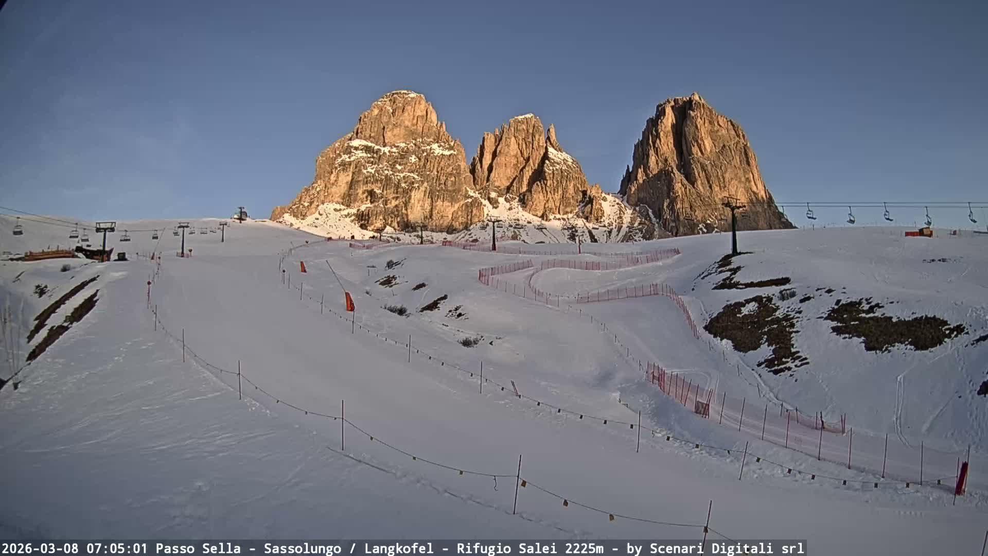Sassolungo , Langkofel - Passo Sella Ski Slopes Dolomites Live Cam  - Bolzano, Trentino-South Tyrol, Italy