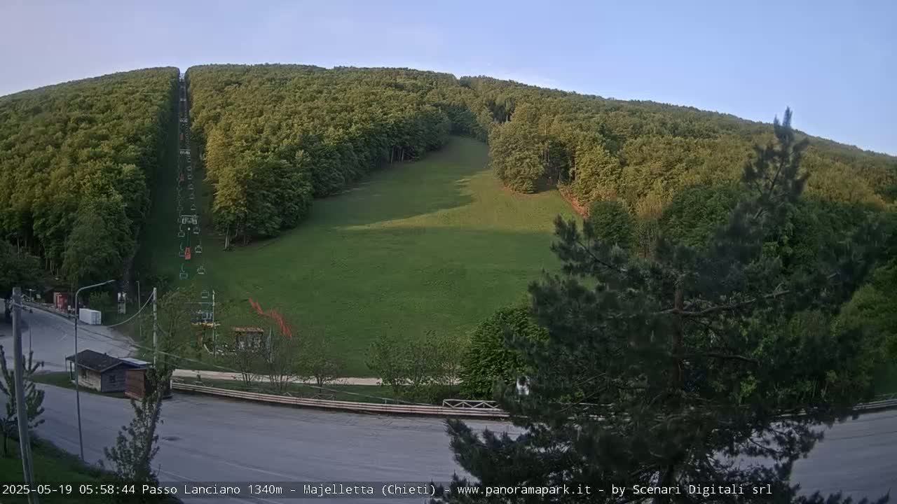 Majelletta, Passo Lanciano Ski Slope Live Cam - Chitei, Abruzzo, Italy