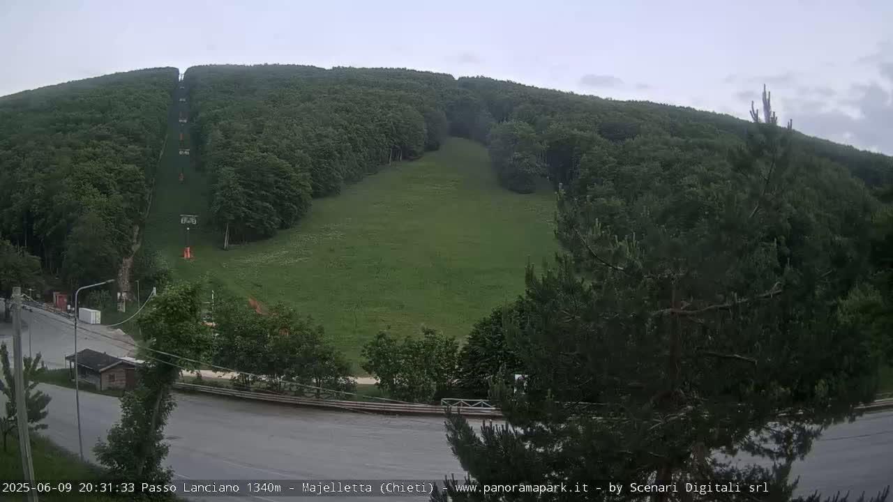 Majelletta, Passo Lanciano Ski Slope Live Cam - Chitei, Abruzzo, Italy