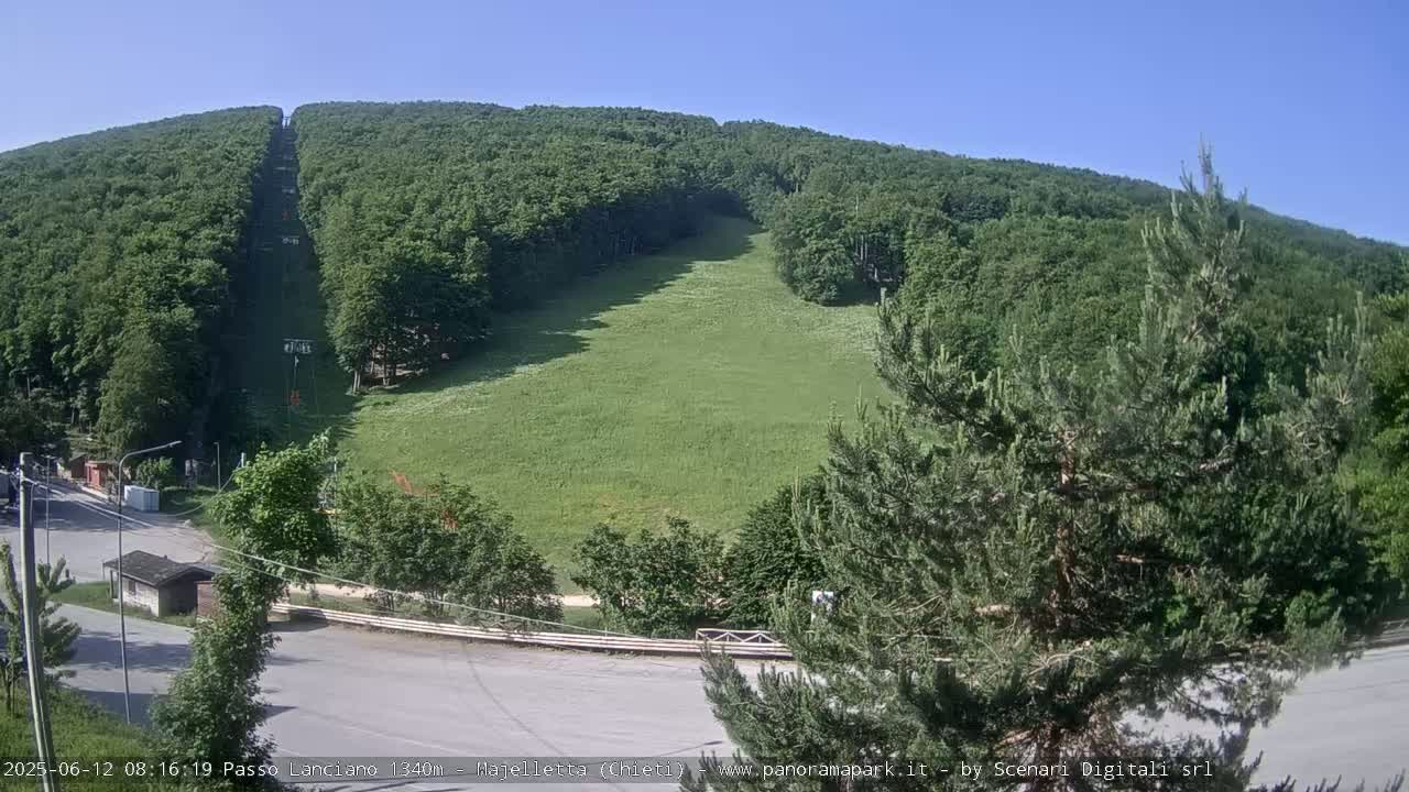 Majelletta, Passo Lanciano Ski Slope Live Cam - Chitei, Abruzzo, Italy