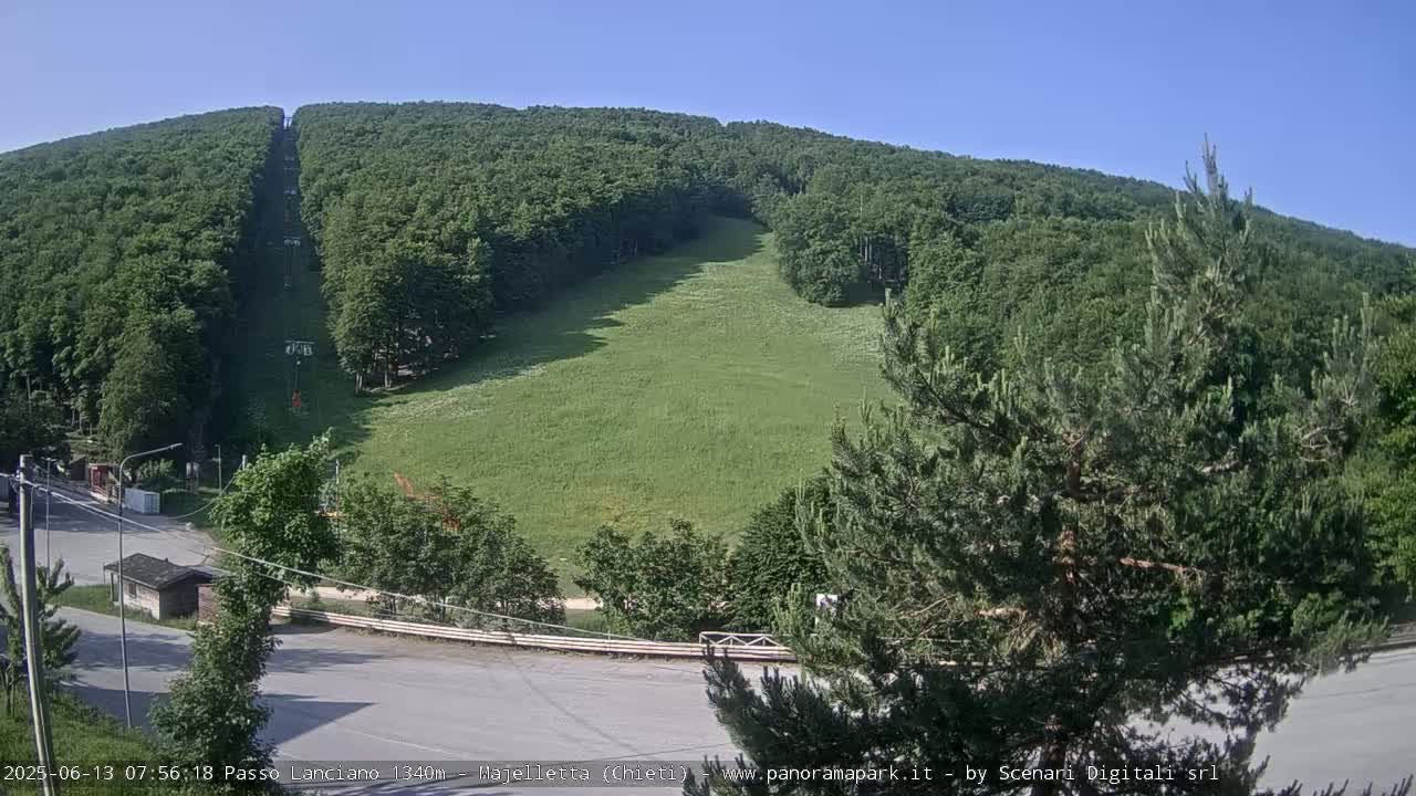 Majelletta, Passo Lanciano Ski Slope Live Cam - Chitei, Abruzzo, Italy