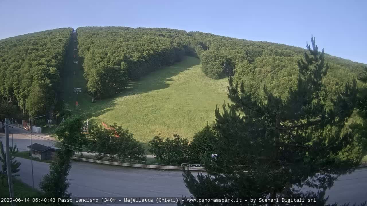 Majelletta, Passo Lanciano Ski Slope Live Cam - Chitei, Abruzzo, Italy
