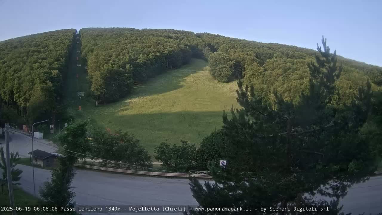 Majelletta, Passo Lanciano Ski Slope Live Cam - Chitei, Abruzzo, Italy