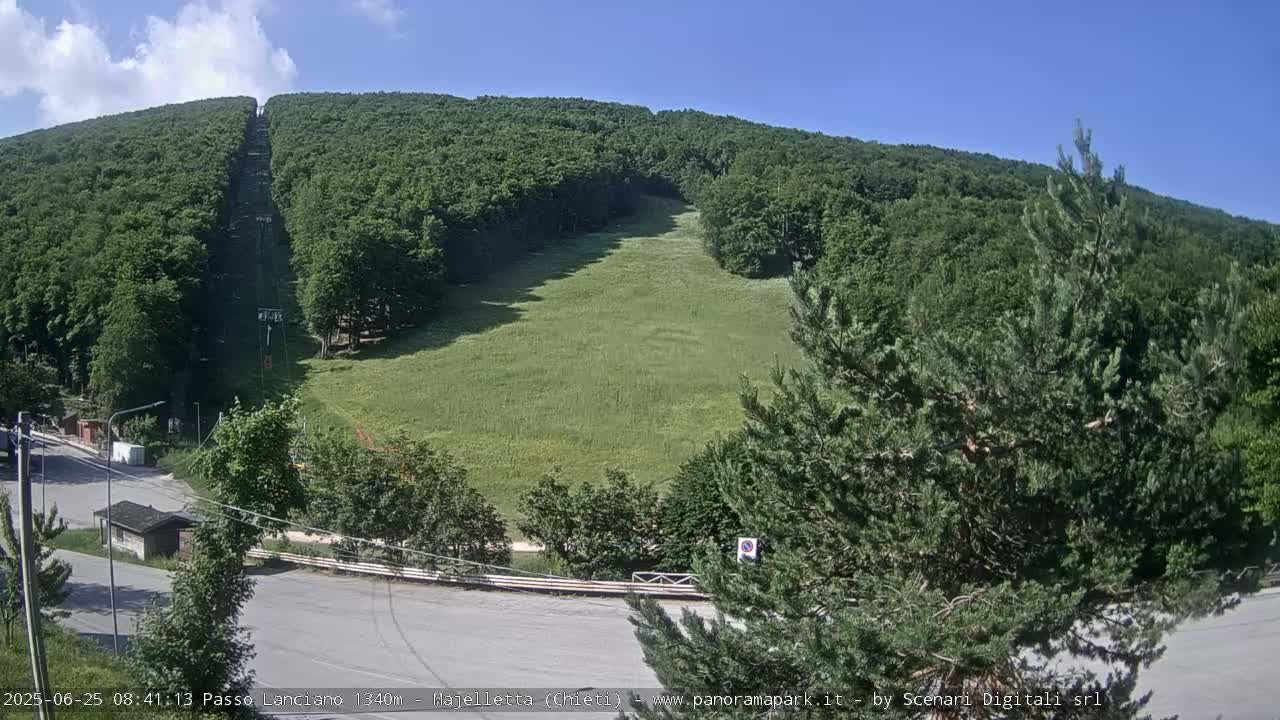 Majelletta, Passo Lanciano Ski Slope Live Cam - Chitei, Abruzzo, Italy