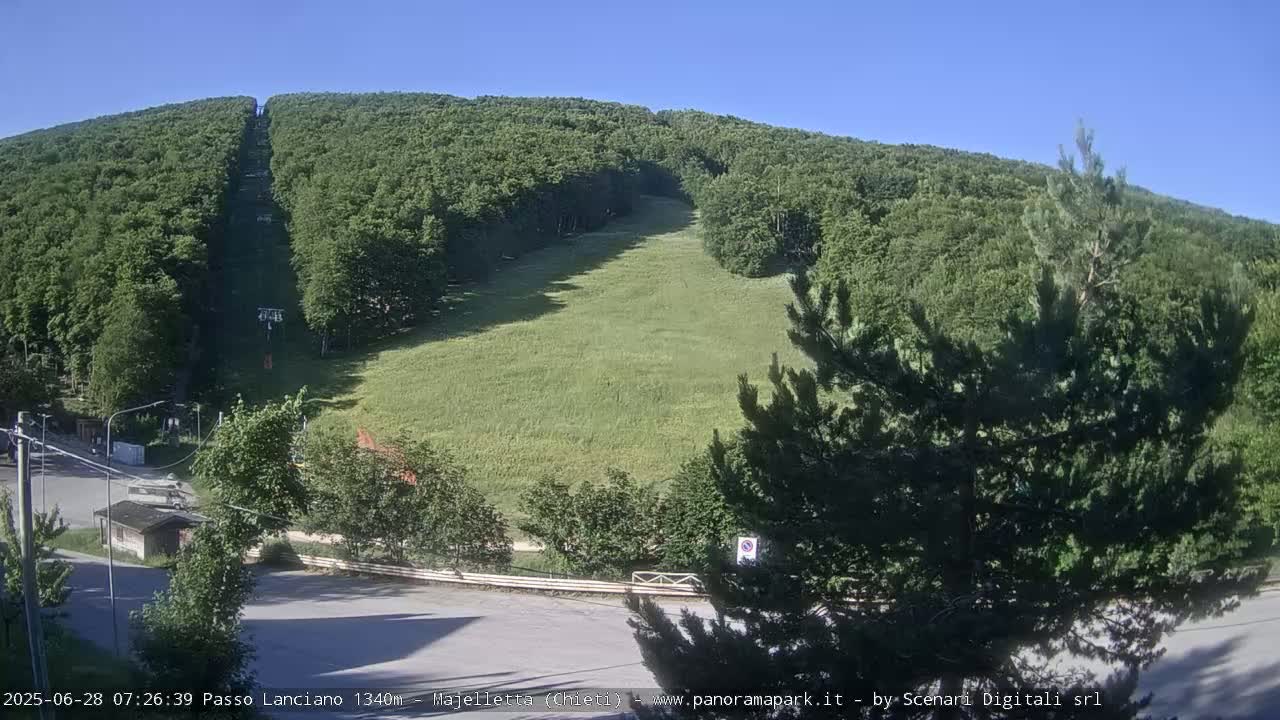 Majelletta, Passo Lanciano Ski Slope Live Cam - Chitei, Abruzzo, Italy