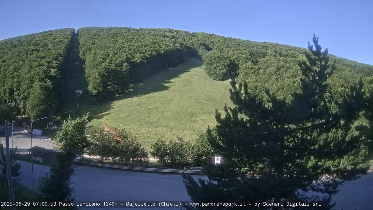 Majelletta, Passo Lanciano Ski Slope Live Cam - Chitei, Abruzzo, Italy