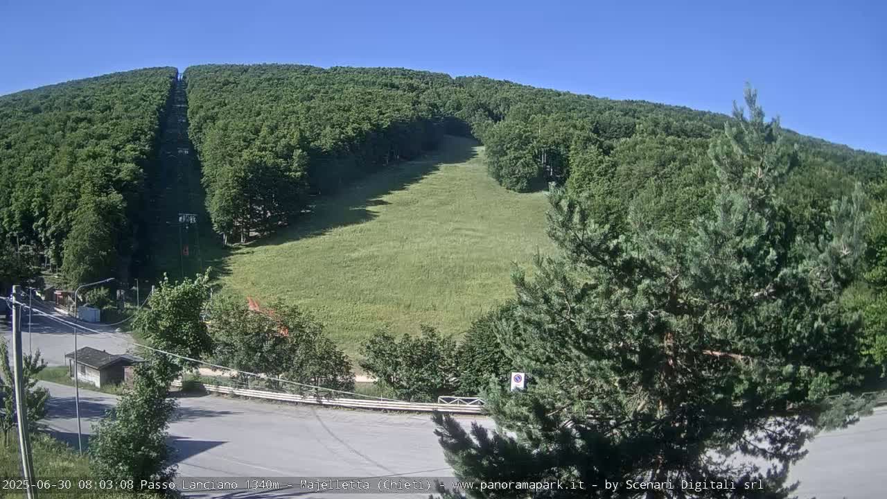 Majelletta, Passo Lanciano Ski Slope Live Cam - Chitei, Abruzzo, Italy
