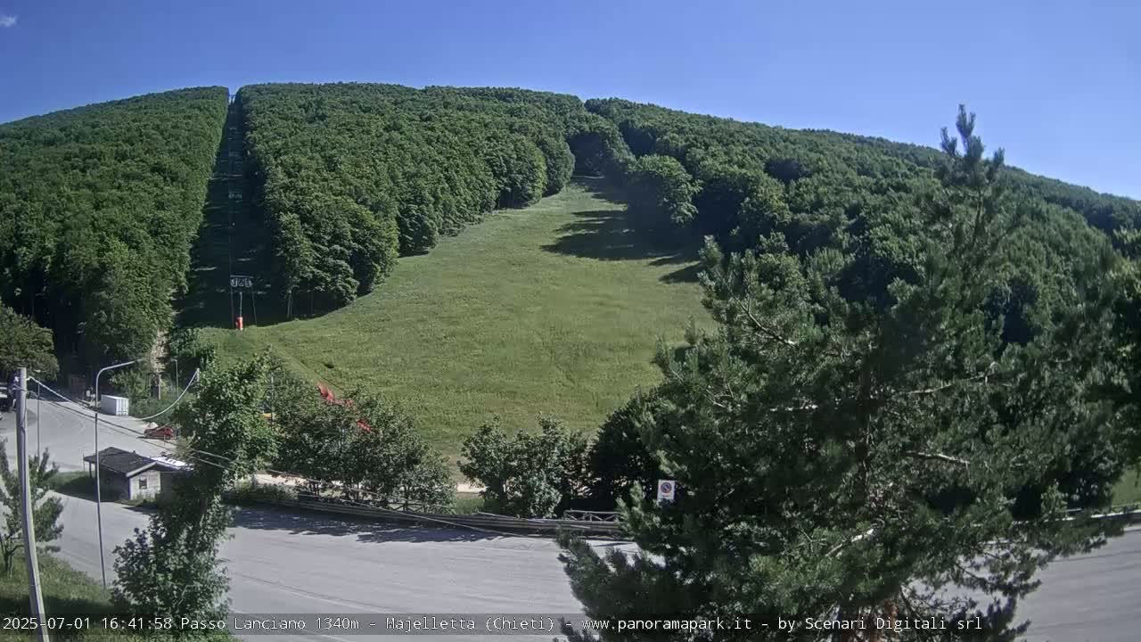 Majelletta, Passo Lanciano Ski Slope Live Cam - Chitei, Abruzzo, Italy