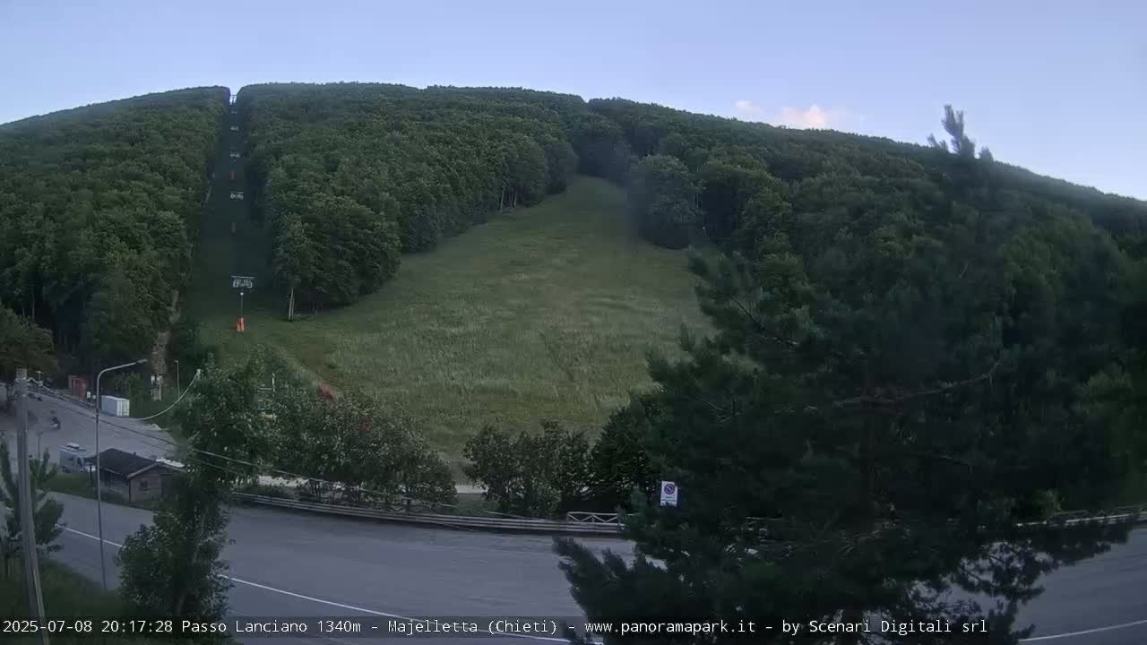 Majelletta, Passo Lanciano Ski Slope Live Cam - Chitei, Abruzzo, Italy