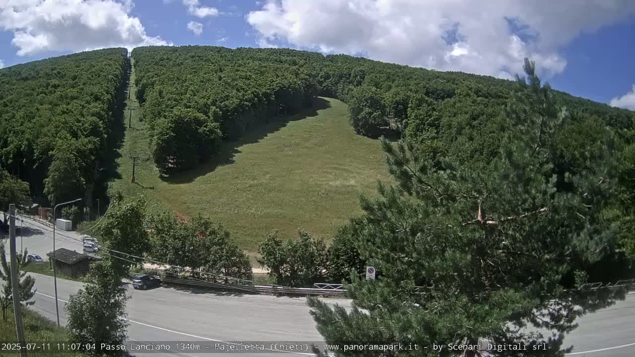 Majelletta, Passo Lanciano Ski Slope Live Cam - Chitei, Abruzzo, Italy