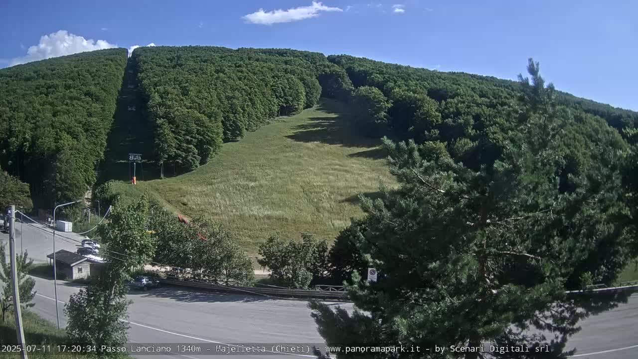 Majelletta, Passo Lanciano Ski Slope Live Cam - Chitei, Abruzzo, Italy
