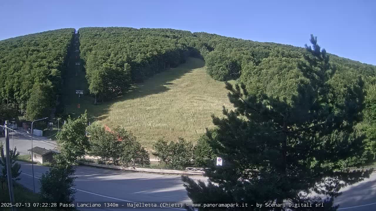 Majelletta, Passo Lanciano Ski Slope Live Cam - Chitei, Abruzzo, Italy
