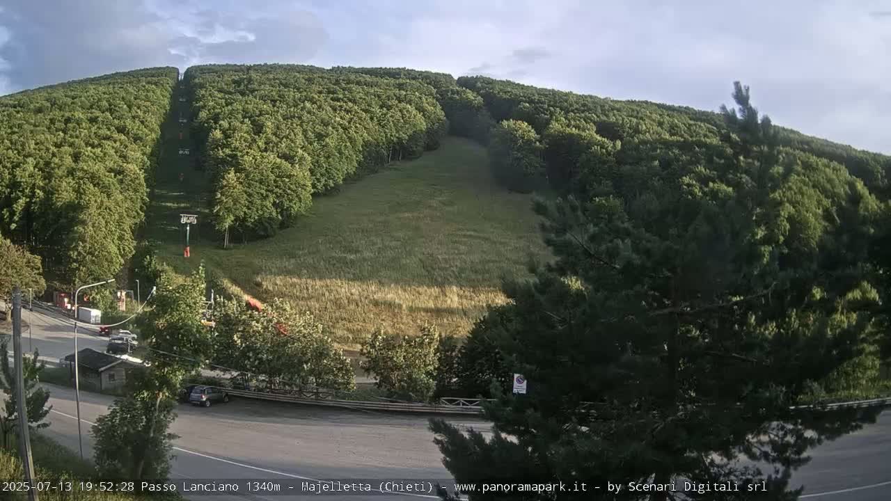 Majelletta, Passo Lanciano Ski Slope Live Cam - Chitei, Abruzzo, Italy
