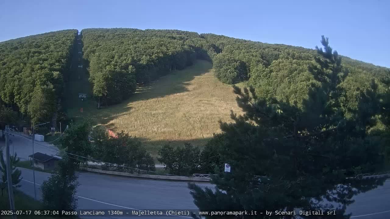 Majelletta, Passo Lanciano Ski Slope Live Cam - Chitei, Abruzzo, Italy