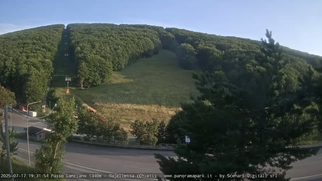 Majelletta, Passo Lanciano Ski Slope Live Cam - Chitei, Abruzzo, Italy