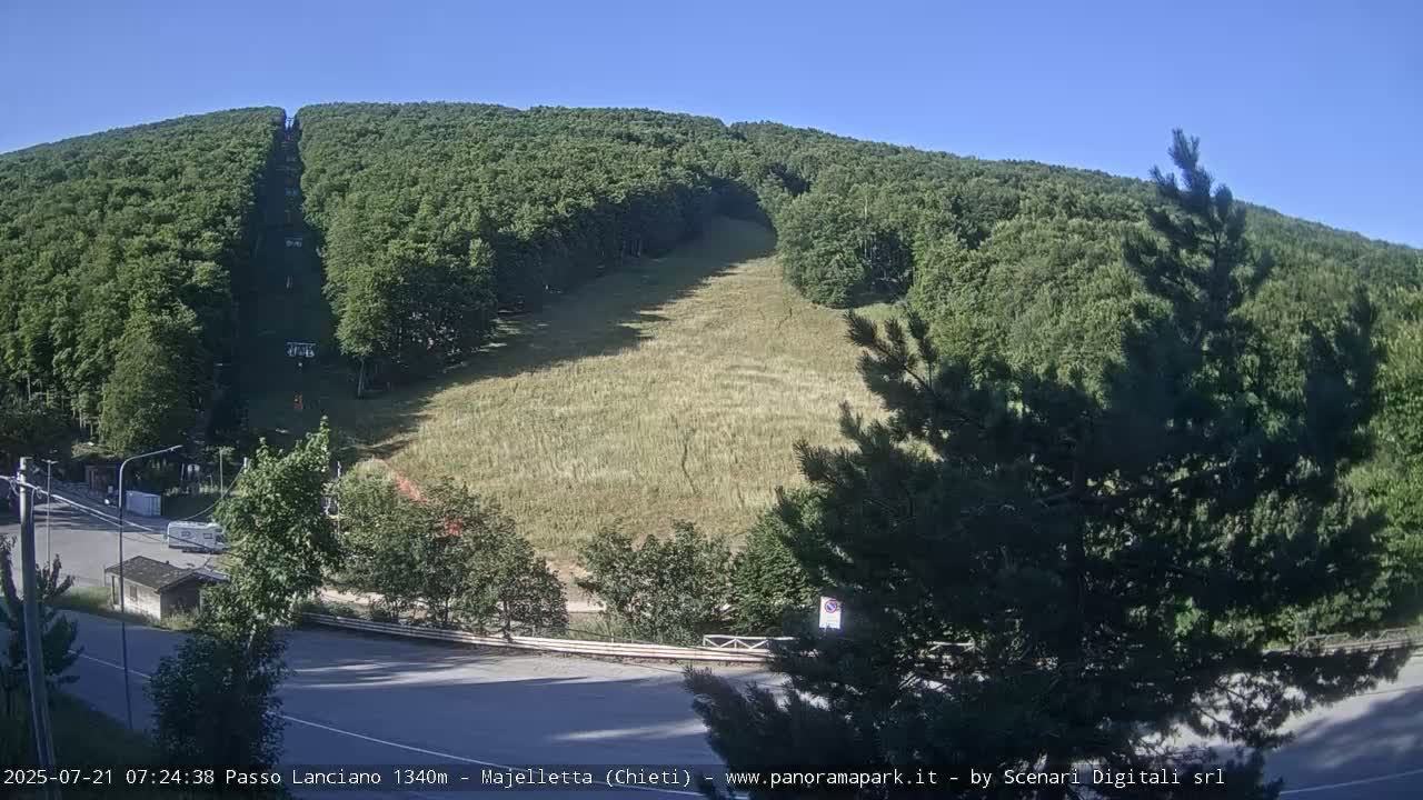 Majelletta, Passo Lanciano Ski Slope Live Cam - Chitei, Abruzzo, Italy