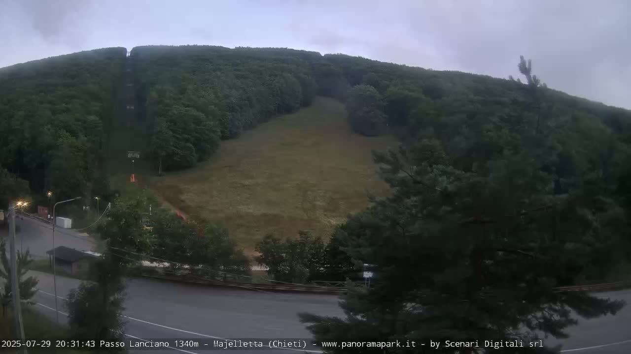Majelletta, Passo Lanciano Ski Slope Live Cam - Chitei, Abruzzo, Italy