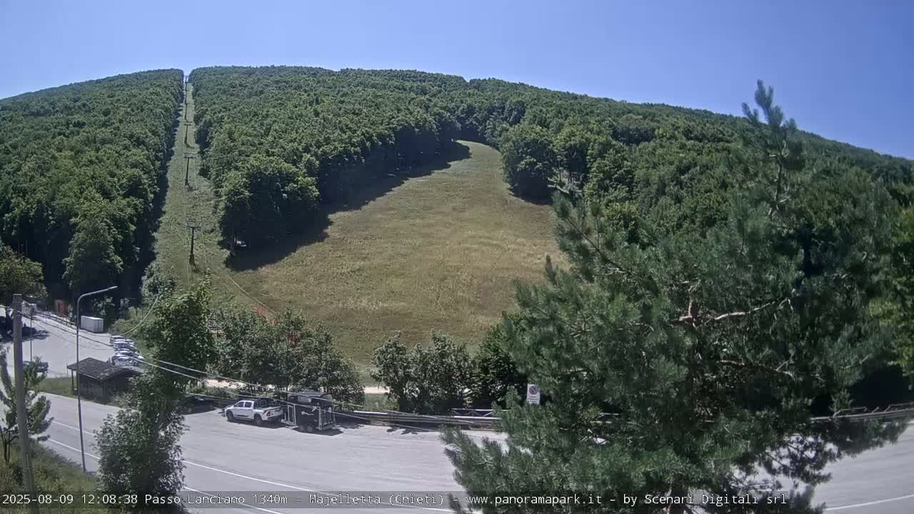 Majelletta, Passo Lanciano Ski Slope Live Cam - Chitei, Abruzzo, Italy