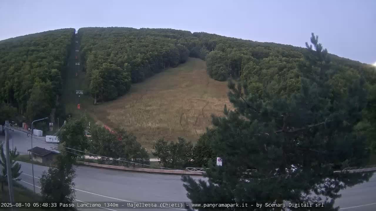 Majelletta, Passo Lanciano Ski Slope Live Cam - Chitei, Abruzzo, Italy
