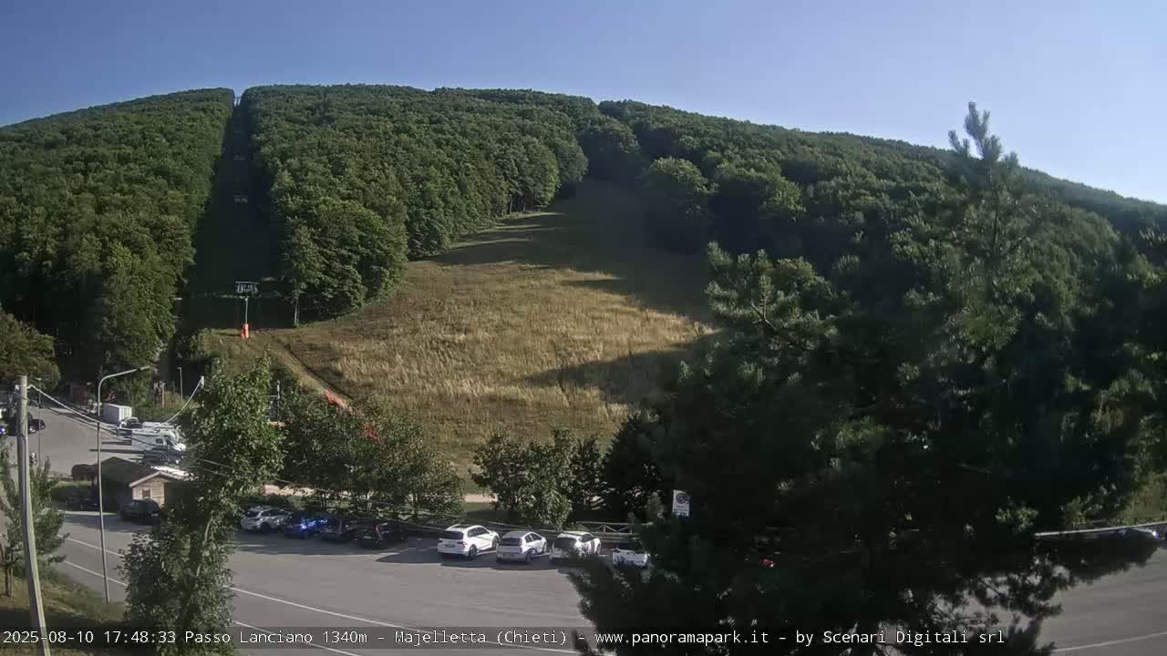 Majelletta, Passo Lanciano Ski Slope Live Cam - Chitei, Abruzzo, Italy