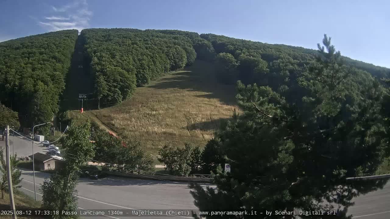 Majelletta, Passo Lanciano Ski Slope Live Cam - Chitei, Abruzzo, Italy