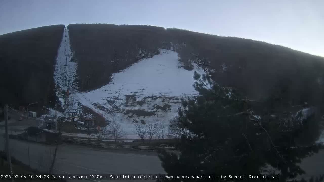 Majelletta, Passo Lanciano Ski Slope Live Cam - Chitei, Abruzzo, Italy