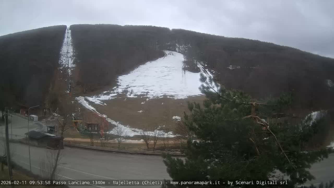 Majelletta, Passo Lanciano Ski Slope Live Cam - Chitei, Abruzzo, Italy