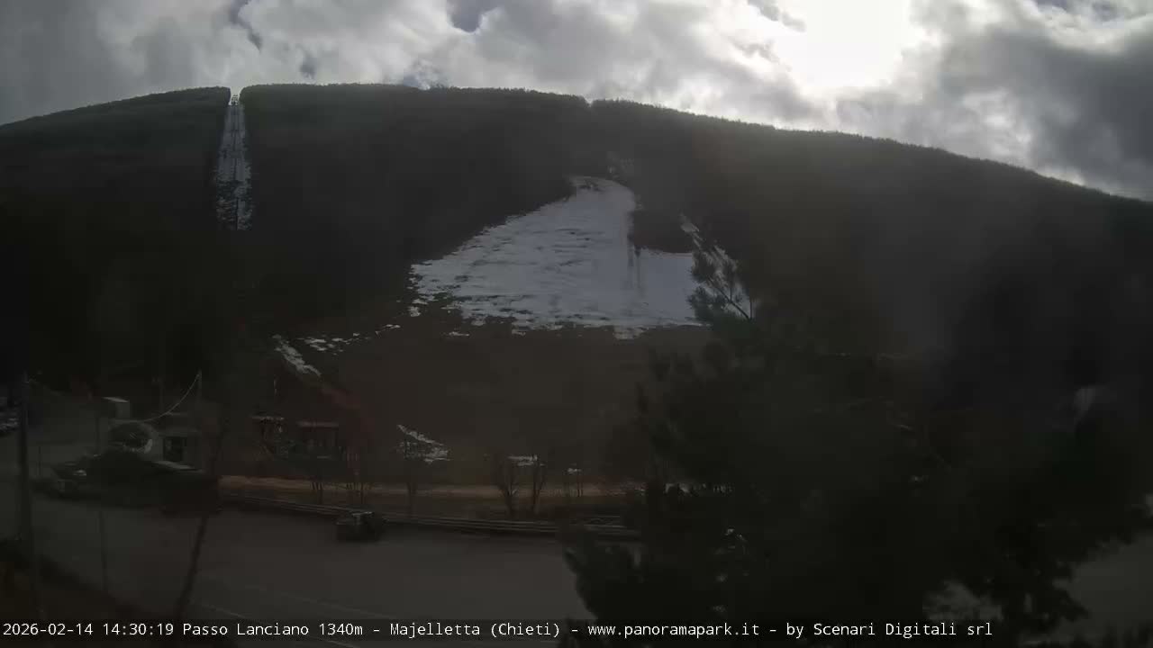Majelletta, Passo Lanciano Ski Slope Live Cam - Chitei, Abruzzo, Italy