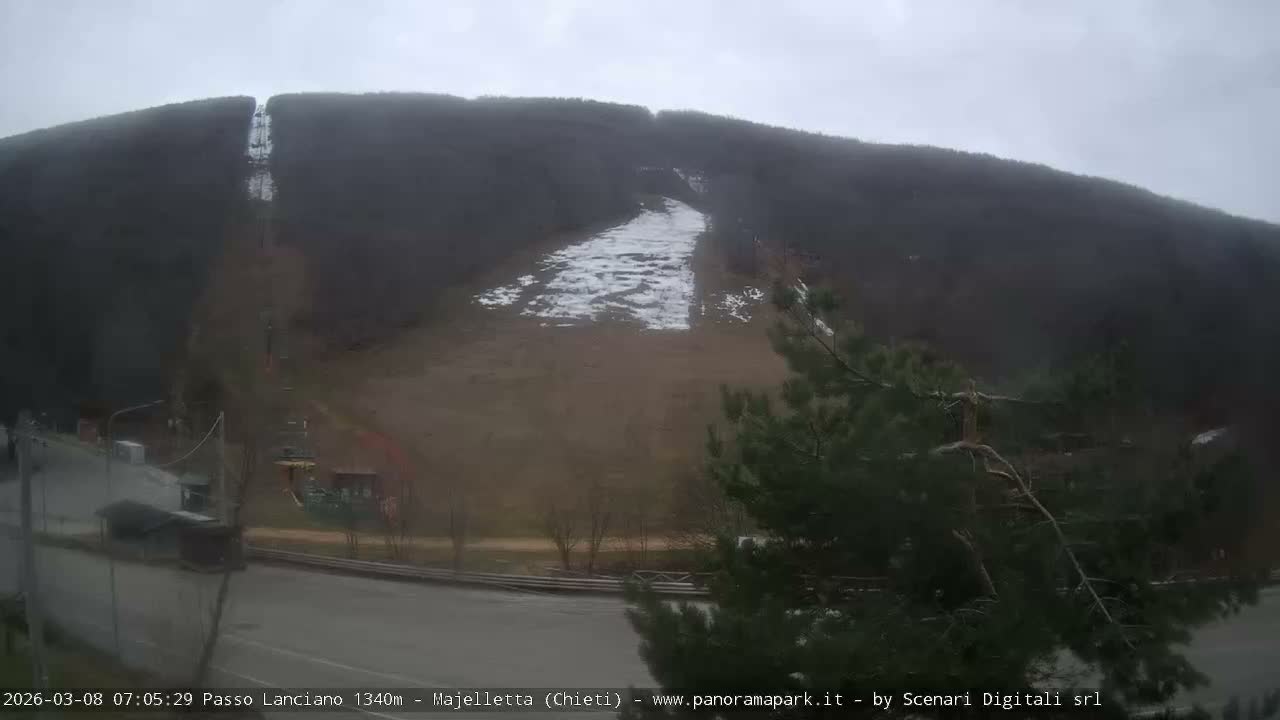 Majelletta, Passo Lanciano Ski Slope Live Cam - Chitei, Abruzzo, Italy