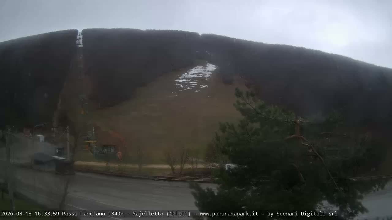 Majelletta, Passo Lanciano Ski Slope Live Cam - Chitei, Abruzzo, Italy