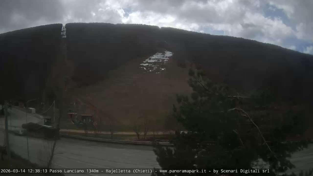 Majelletta, Passo Lanciano Ski Slope Live Cam - Chitei, Abruzzo, Italy