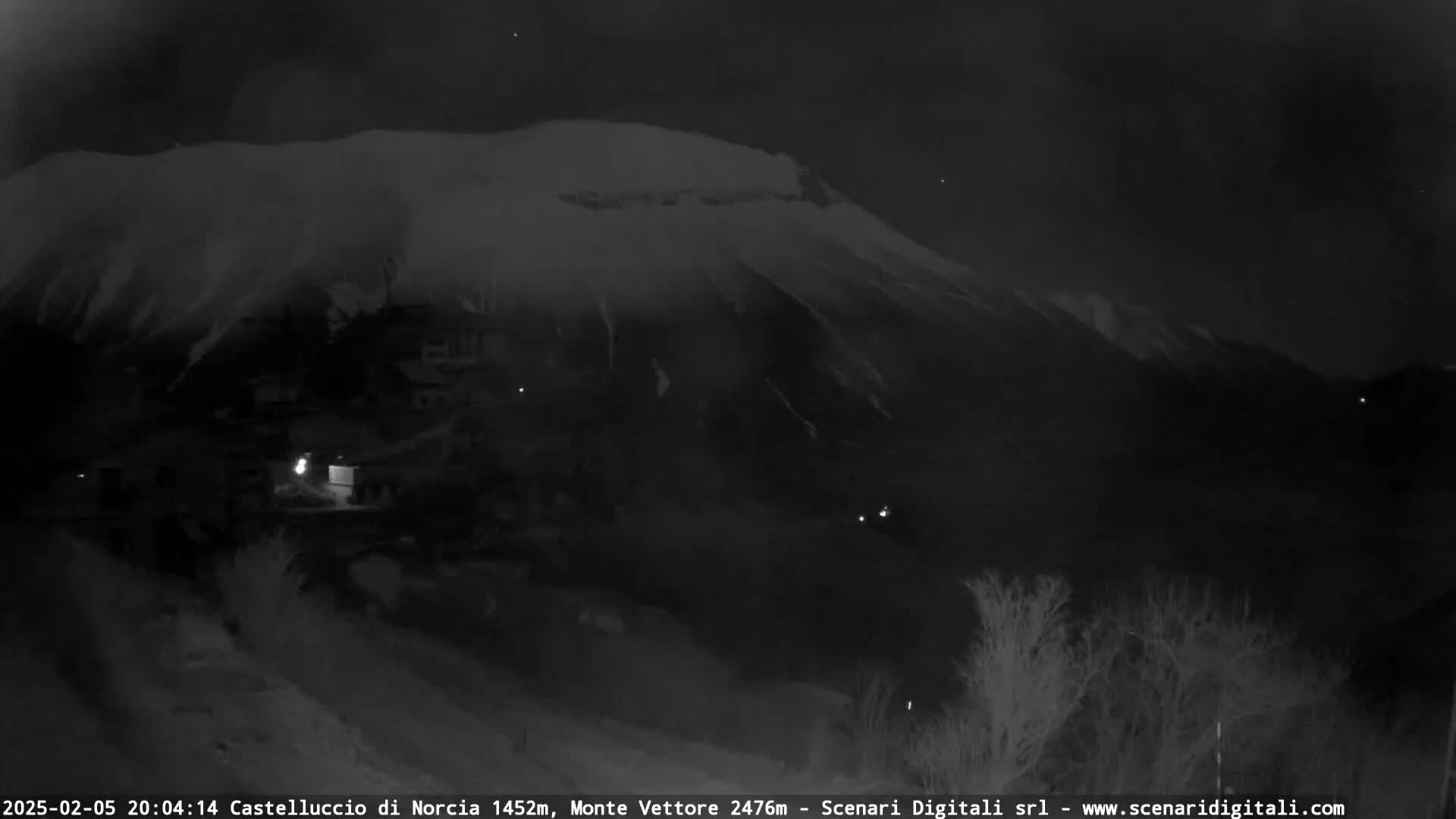 Castelluccio City di Norcia & Monte Vettoretto Mount Panaromic Live Cam - Perugia, Umbria, Italy