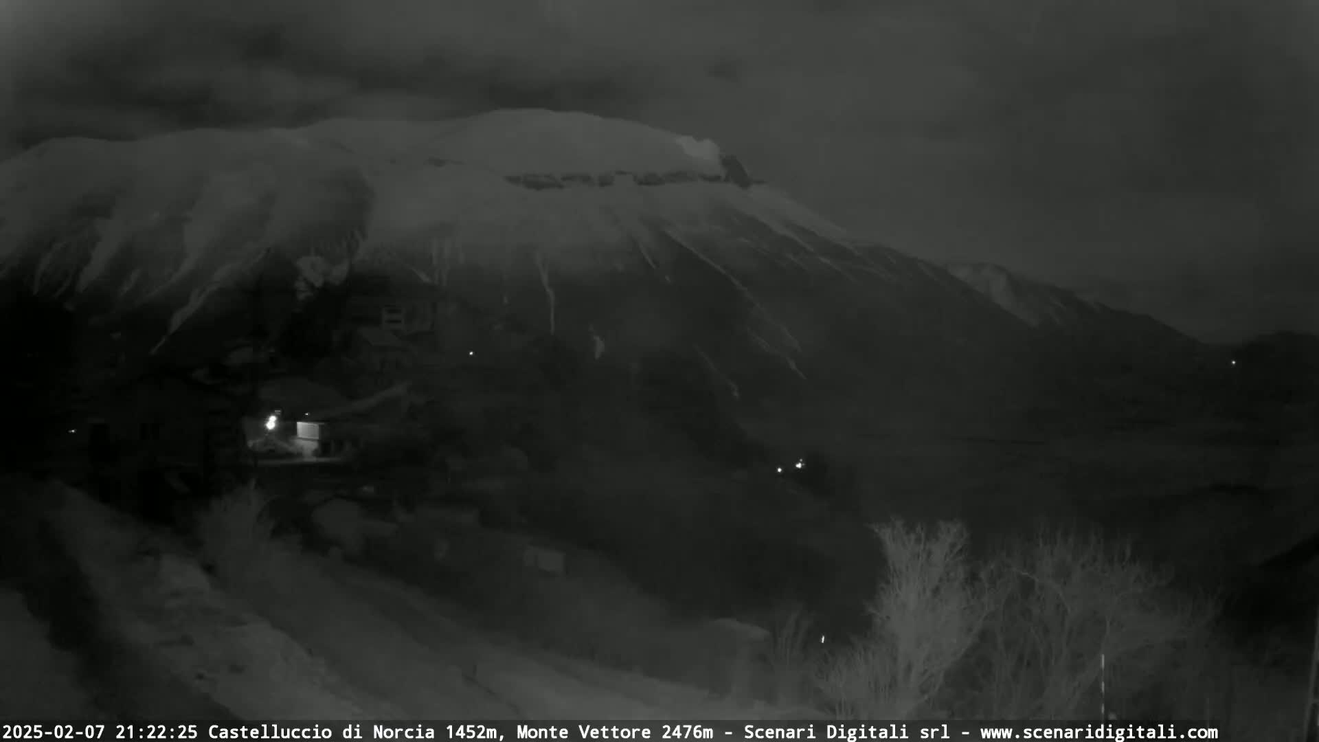 Castelluccio City di Norcia & Monte Vettoretto Mount Panaromic Live Cam - Perugia, Umbria, Italy