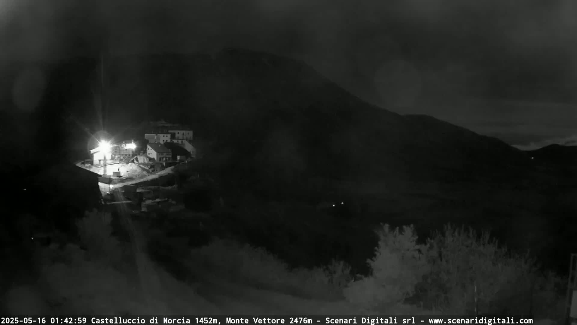 Castelluccio City di Norcia & Monte Vettoretto Mount Panaromic Live Cam - Perugia, Umbria, Italy